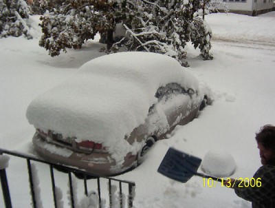 Denise's car with it's snow hat